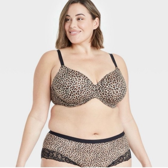 Leopard Print Padded Bra with Black Straps - Picture 2 of 5